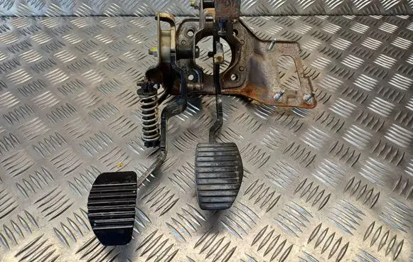 Citroen Berlingo Pedal assembly 96822079 0943211408