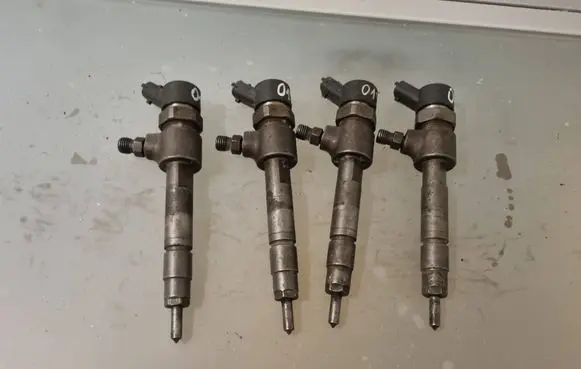 Fiat Grande Punto Fuel injector 0445110019