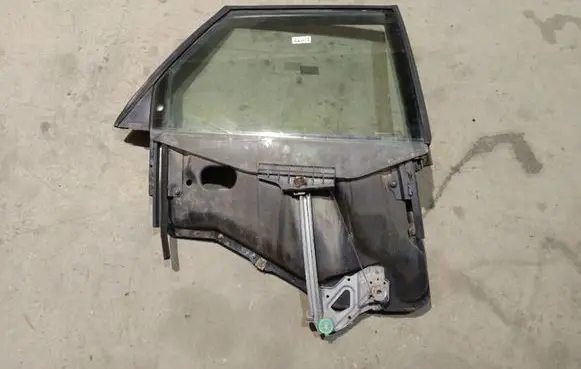 Audi 80 90 S2 B4 Rear door window/glass frame 