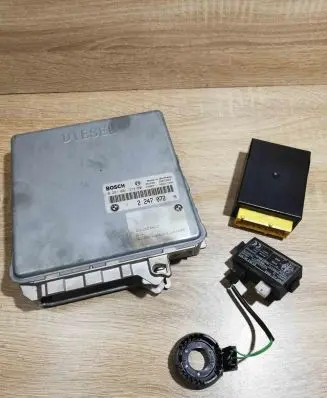 BMW 5 E39 Engine ECU kit and lock set 2247072 8375840 8362337