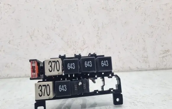 Audi A6 S6 C6 4F Fuse module 4F0937503