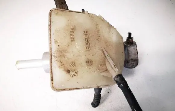 Peugeot 307 Brake fluid reservoir 0204224576