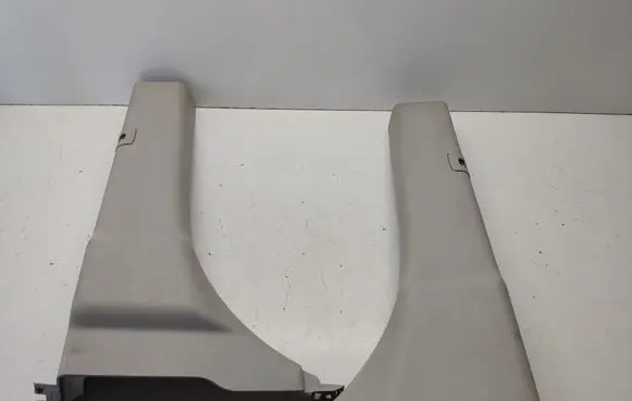 (B) pillar trim (bottom)