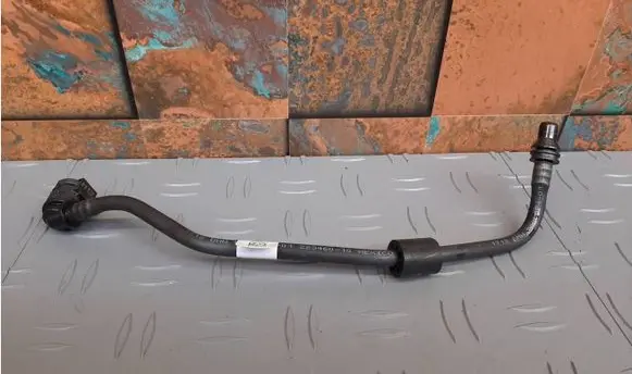 BMW XM Breather hose/pipe 5A0B4F4 17125A0B4F4