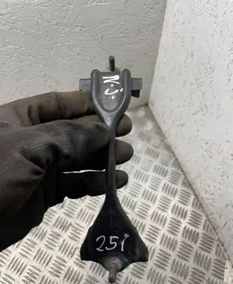 Nissan Juke I F15 Battery bracket 
