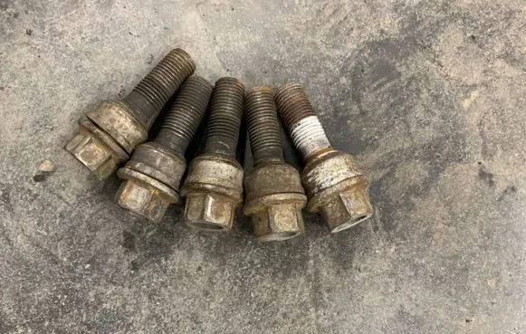 Volkswagen Transporter - Caravelle T6 Nuts/bolts 
