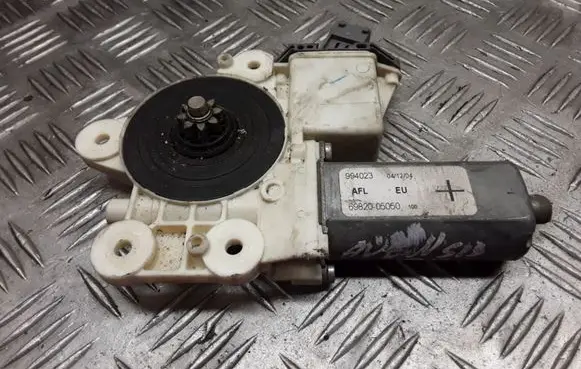 Toyota Avensis T250 Front door window regulator motor 6982005050 992045100 T223790