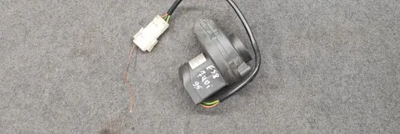 BMW 7 E38 Engine control unit/module fan 1745181