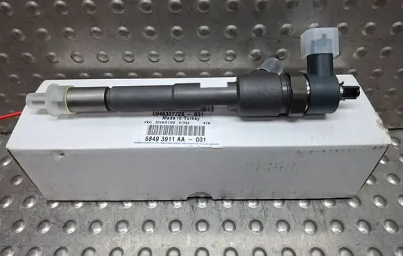 Fiat 500X Fuel injector 0445110938