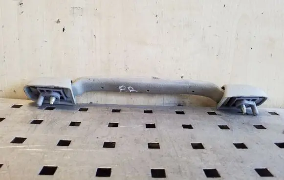 Suzuki Grand Vitara II Front interior roof grab handle