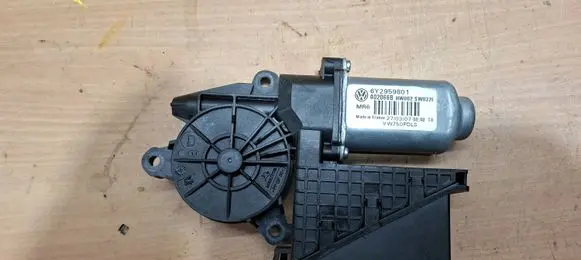 Volkswagen Transporter - Caravelle T5 Front door window regulator motor 6Y2959801