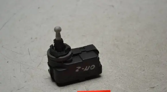 Opel Meriva A Headlight level adjustment motor 