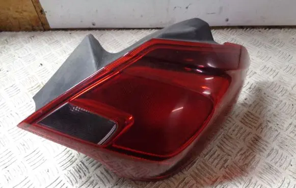 Opel Corsa E Rear/tail lights 13428448