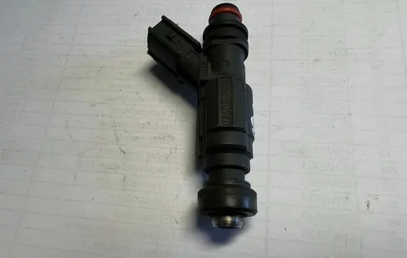 Toyota Corolla E120 E130 Fuel injector 232500D030 0280156019