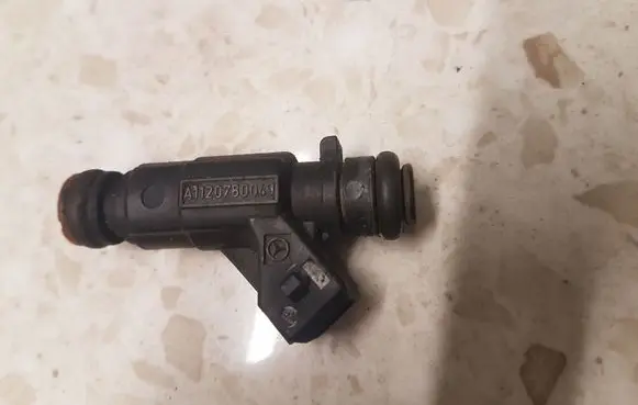 Mercedes-Benz ML W163 Fuel injector A1120780049