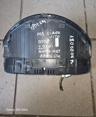 Speedometer (instrument cluster)