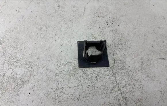 BMW 5 E60 E61 Front parking sensor holder (PDC) 7178073
