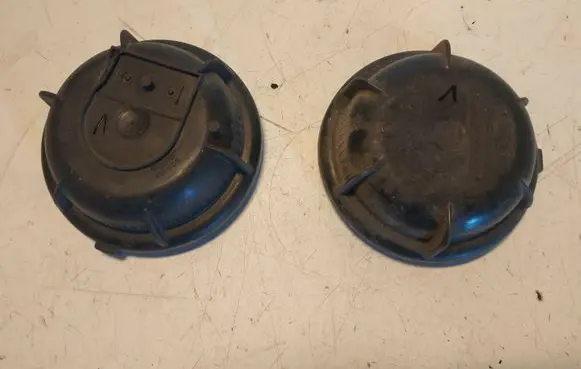 Volvo V70 Headlight/headlamp dust cover 89000387 9178538