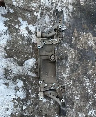 Volkswagen Golf V Front subframe 1K0199369F