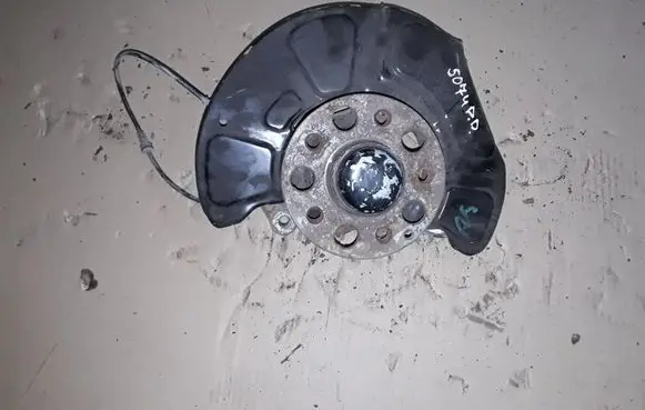 Mercedes-Benz E W212 Front wheel hub NOCODE