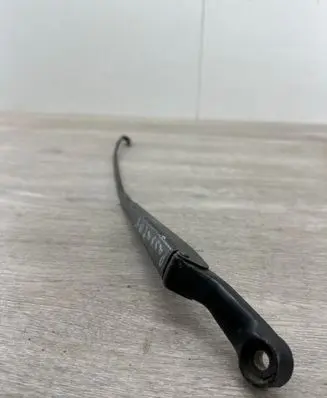 Volkswagen PASSAT B5.5 Front wiper blade arm 3B1955410