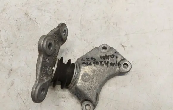 BMW 4 G22 G23 G24 G26 Gearbox mounting bracket 6861570-JLK01