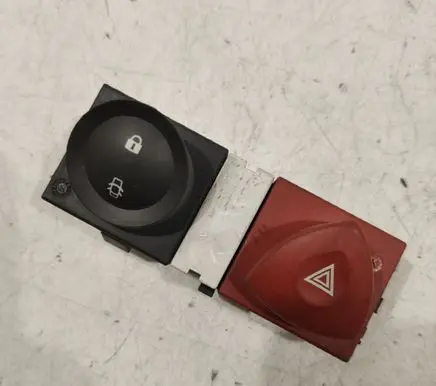 Renault Megane II Hazard light switch 8200407415
