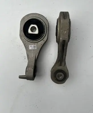 Alfa Romeo Giulietta Gearbox mounting bracket 00505219240 00890