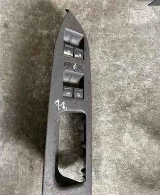 Volkswagen Touran I Front door window switch trim 1T1867372F