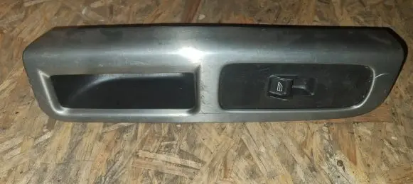 Volvo V50 Front door window switch trim 8663815