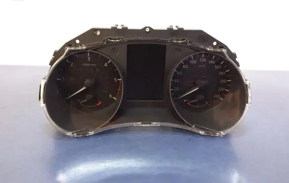 Nissan Qashqai Speedometer (instrument cluster)
