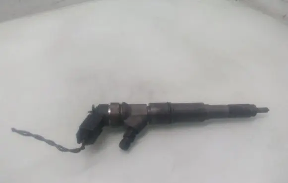 Fuel injector
