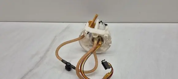Audi Q3 8U In-tank fuel pump 