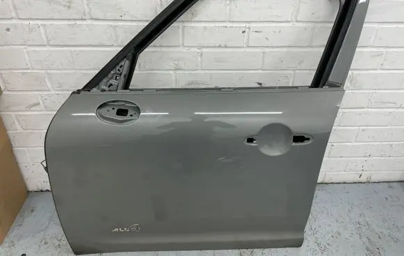 Mini Cooper Countryman F60 Front door