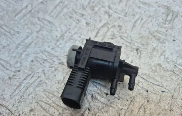 Volkswagen Golf VI Vacuum valve 1K0906283A