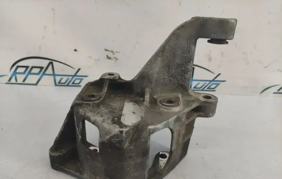 Volkswagen Golf III Engine mounting bracket 028145523D