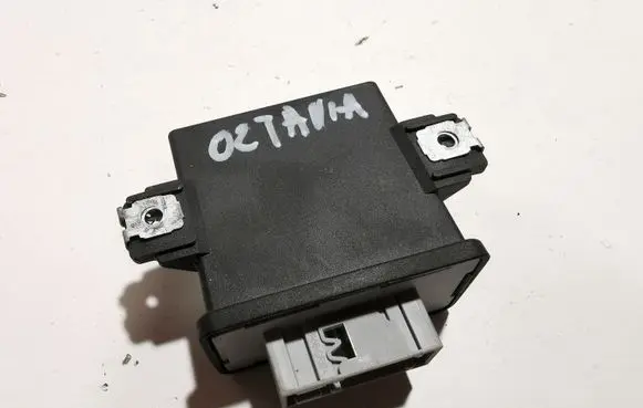 Skoda Octavia Mk2 (1Z) Light module LCM 1T0907357