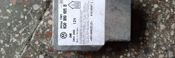 Volkswagen PASSAT B5.5 Airbag control unit/module 6Q0909605B 01010507L MK42869