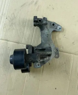 Dacia Lodgy Generator/alternator bracket 117108063r