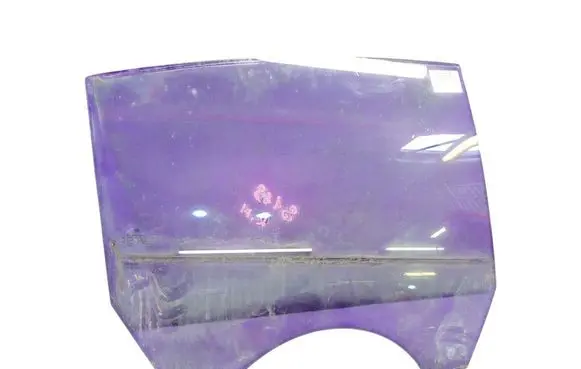 Volkswagen PASSAT CC Front door window glass four-door