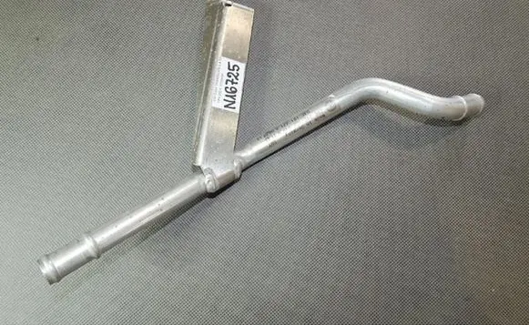 Volkswagen Golf Sportsvan Engine coolant pipe/hose 04E122049B