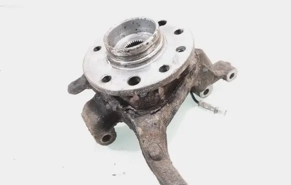 Opel Zafira B Front wheel hub spindle knuckle 13197800
