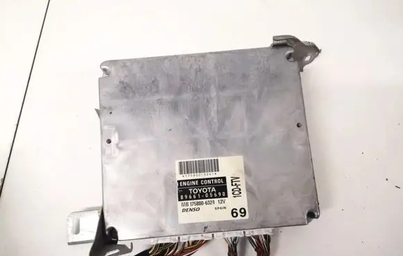 Toyota Avensis T250 Engine control unit/module 8966105690 89661-05690