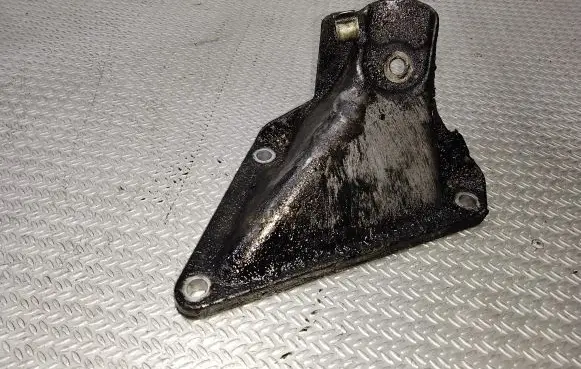 BMW 5 E60 E61 Engine mounting bracket 22116761149
