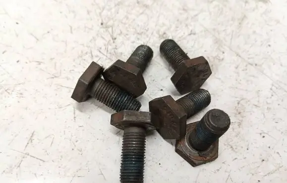 Opel Astra H Nuts/bolts 