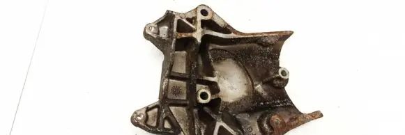Opel Zafira B Engine mounting bracket 55192649