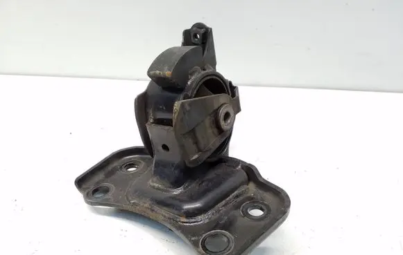 Toyota Prius (XW30) Engine mount bracket