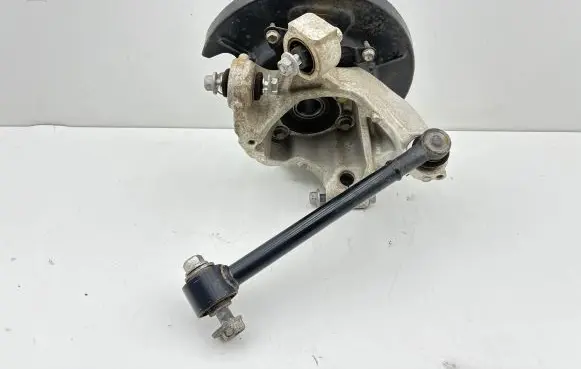 Rear wheel hub