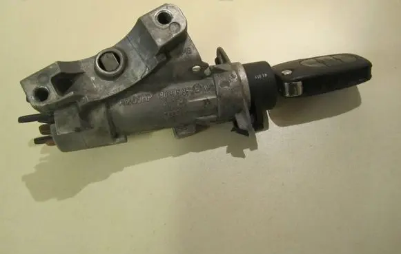 Audi A6 S6 C5 4B Ignition lock 4B0905851B