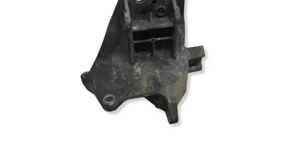 Subaru Legacy Engine mounting bracket 